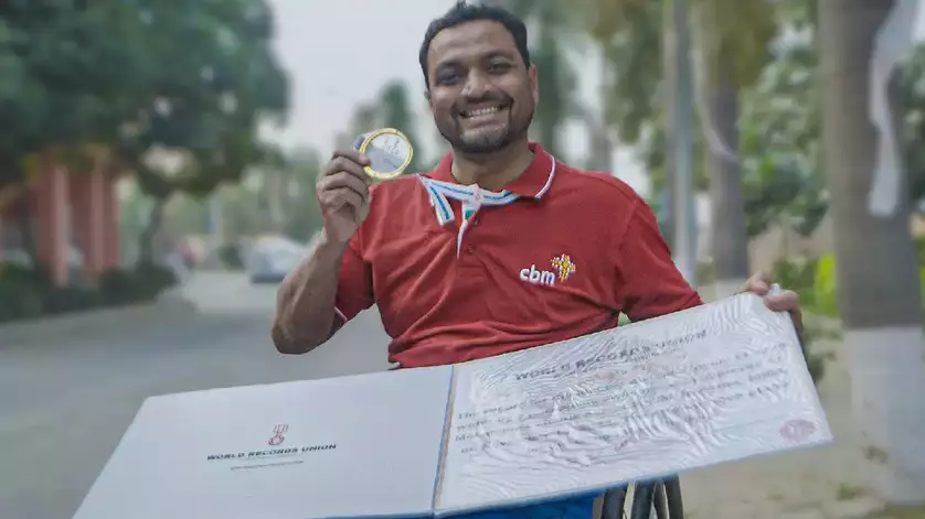 Para Swimmer Shams Aalam Sets World Record at 14th National Takshila Open Water Swimming Competition 2024