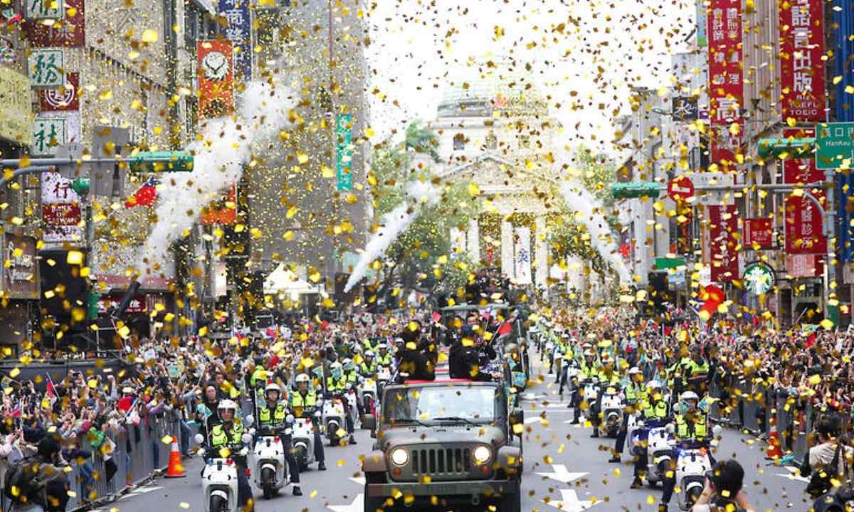 Baseball Parade Celebrates Team Taiwan’s Premier12 Victory, Sparks National Proposals