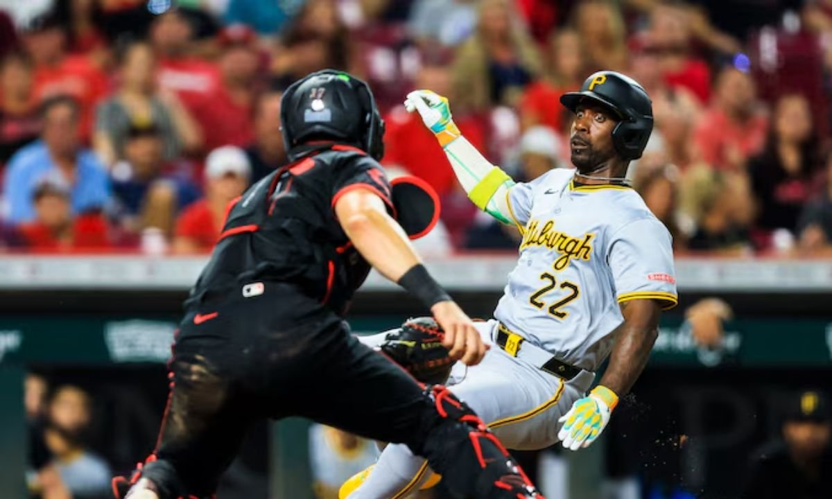 Andrew McCutchen rejoins Pirates with a one-year contract.