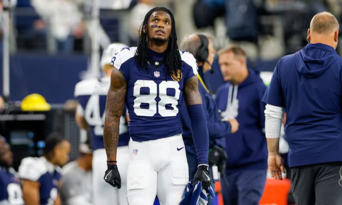 Cowboys WR CeeDee Lamb (Shoulder) Sits Out Practice, Still Plans to Play