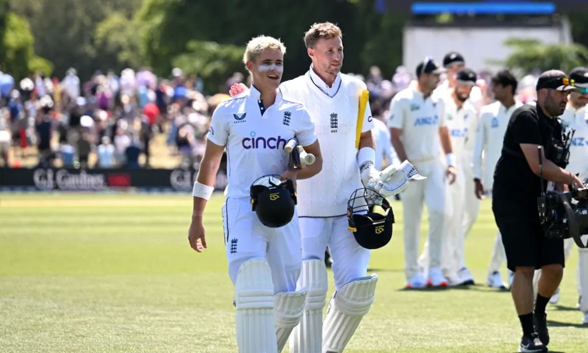 England Defeat New Zealand by Eight Wickets